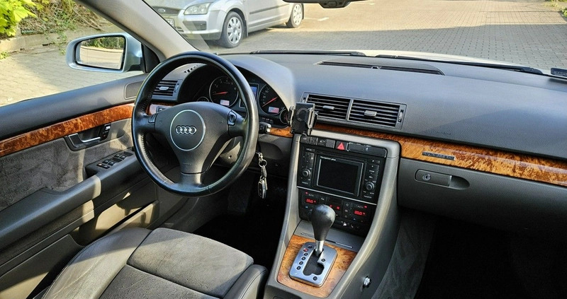 Audi A4 cena 16999 przebieg: 269800, rok produkcji 2003 z Trzebiatów małe 407